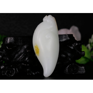 羊脂白玉籽料瑞兽